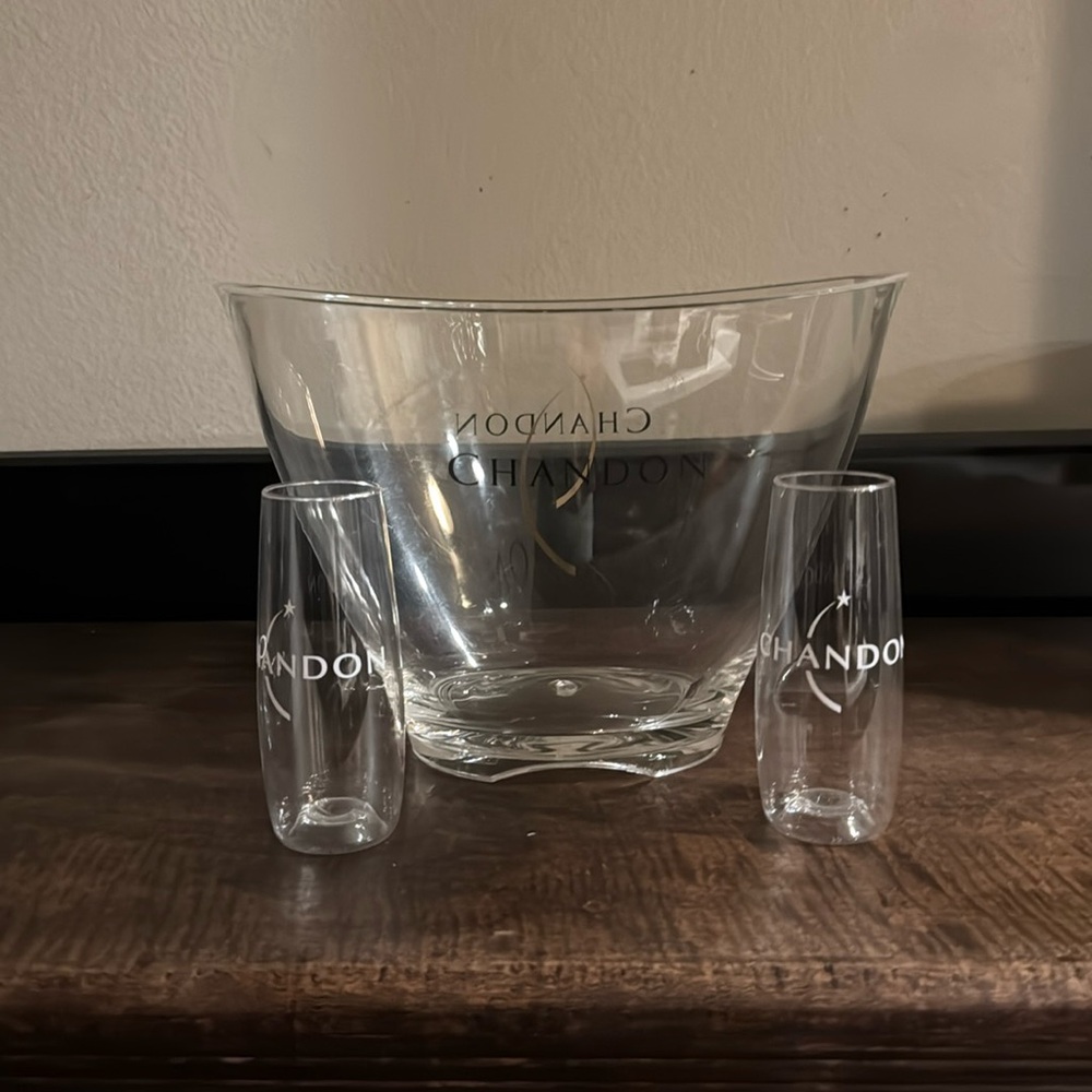 Chandon Ice bucket and 2 stemless Flutes